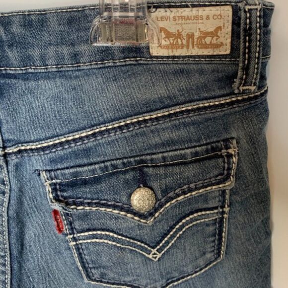 Levi's Midi Jean Short - Picture 5 of 5